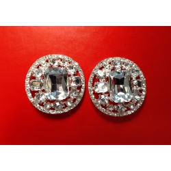 Guzik z dużym kryształkiem srebrny